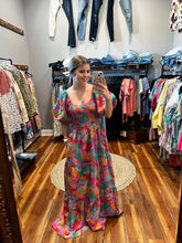 Load image into Gallery viewer, Floral puff sleeve maxi
