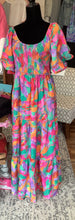 Load image into Gallery viewer, Floral puff sleeve maxi
