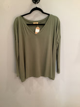 Load image into Gallery viewer, Piko Long Sleeve V-Neck
