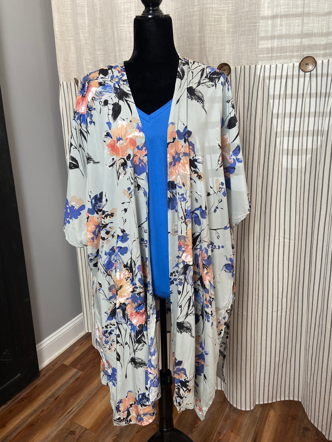 Floral print bell sleeve kimono