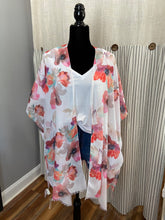 Load image into Gallery viewer, Floral Kimonos
