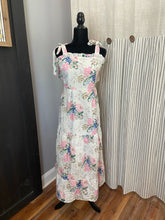 Load image into Gallery viewer, White Floral Smock Dress
