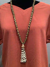 Load image into Gallery viewer, Hampton Necklace
