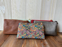 Load image into Gallery viewer, Jen &amp; Co. Riley Wristlet/Crossbody
