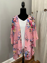 Load image into Gallery viewer, Floral print kimono with flowy sleeves
