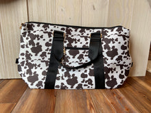 Load image into Gallery viewer, Jen &amp; Co. Rory Cow Print Tote Bag
