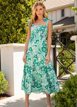 Load image into Gallery viewer, Green Floral Print Smock Dress
