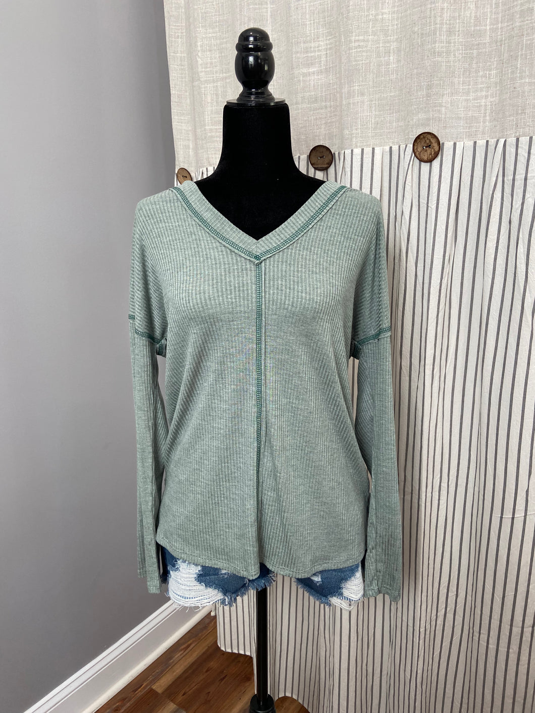 Green V-Neck Long Sleeve Top