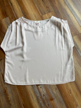 Load image into Gallery viewer, Satin round neck pleated top
